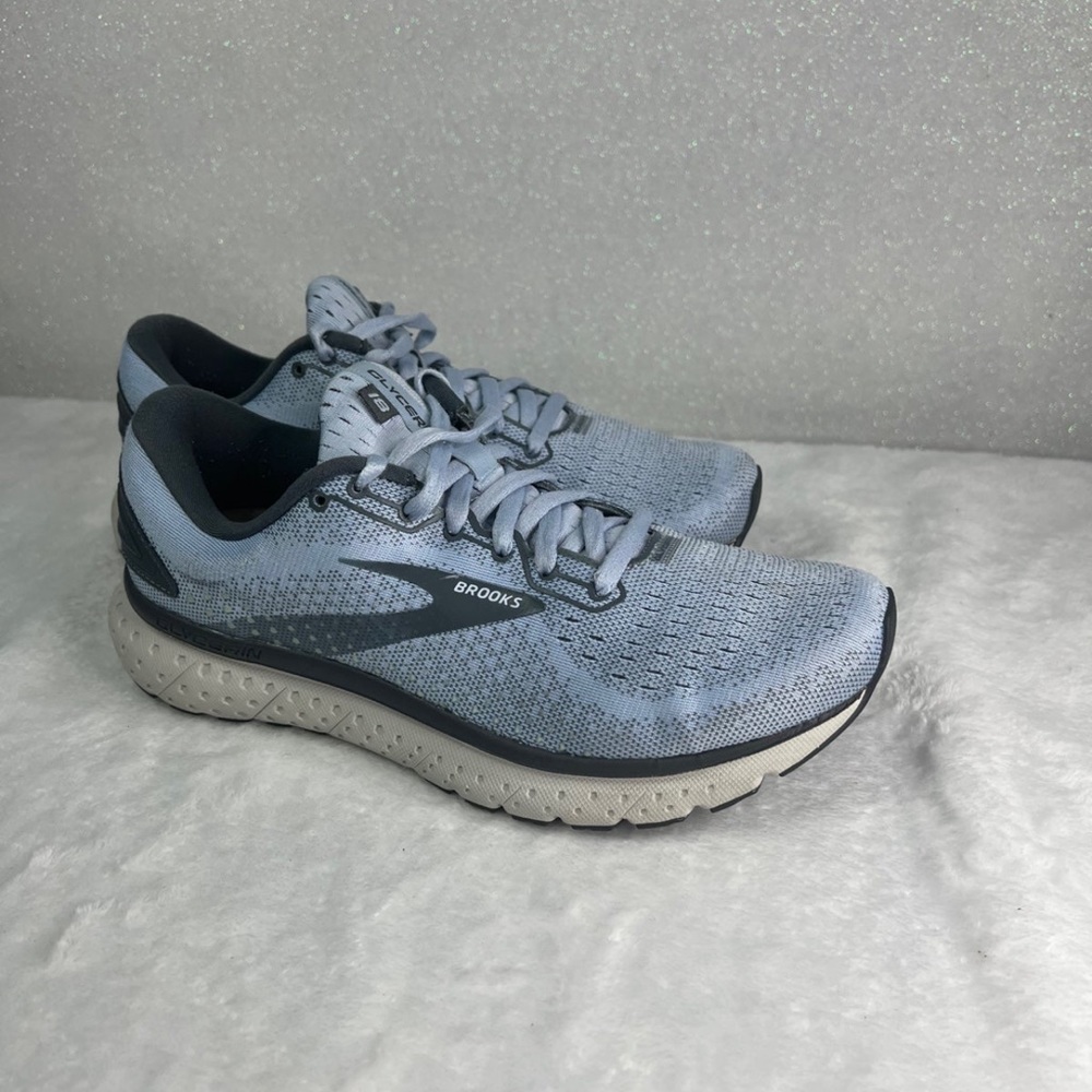 Size 8 for woman brooks